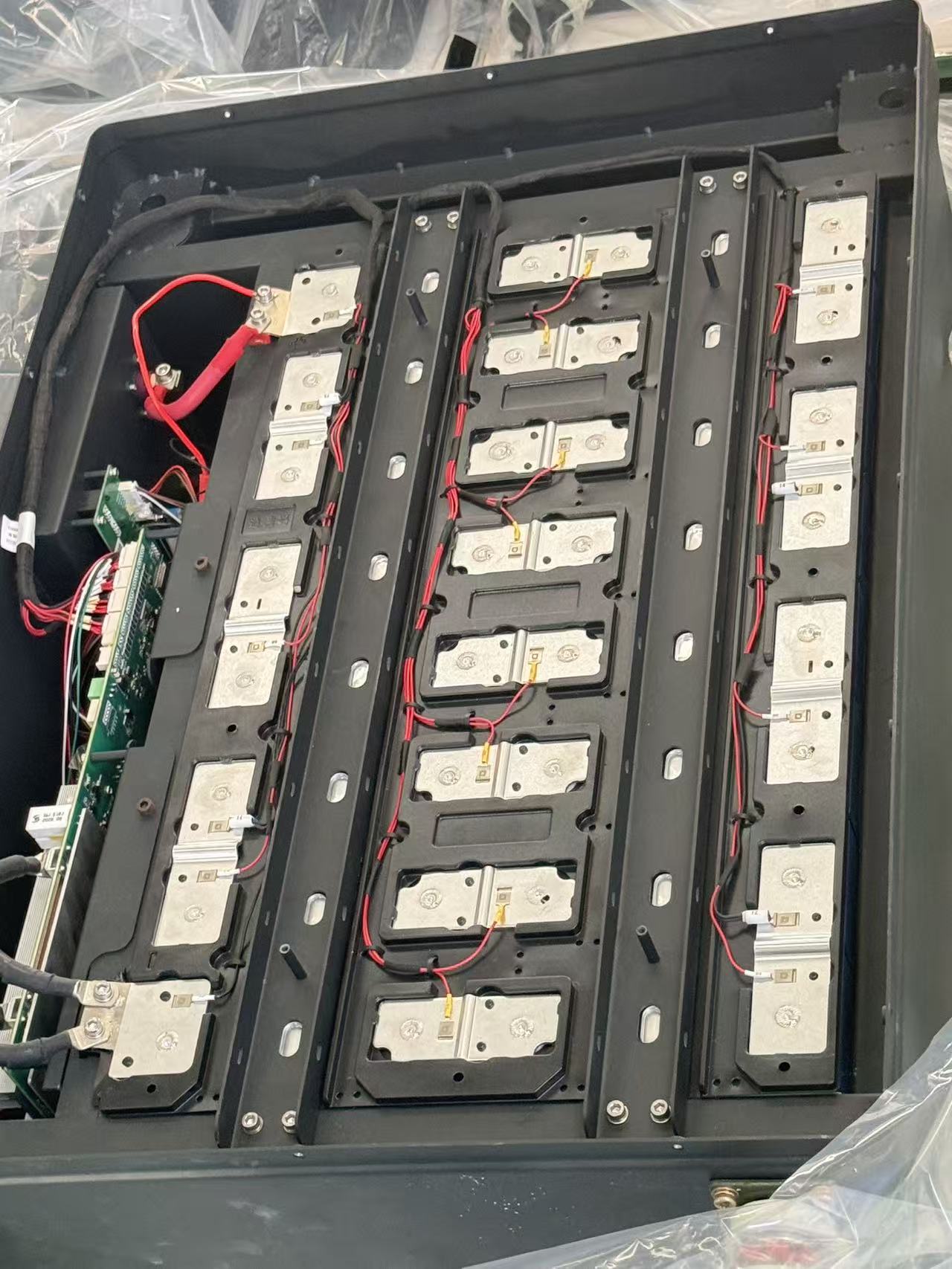 Battery pack internals